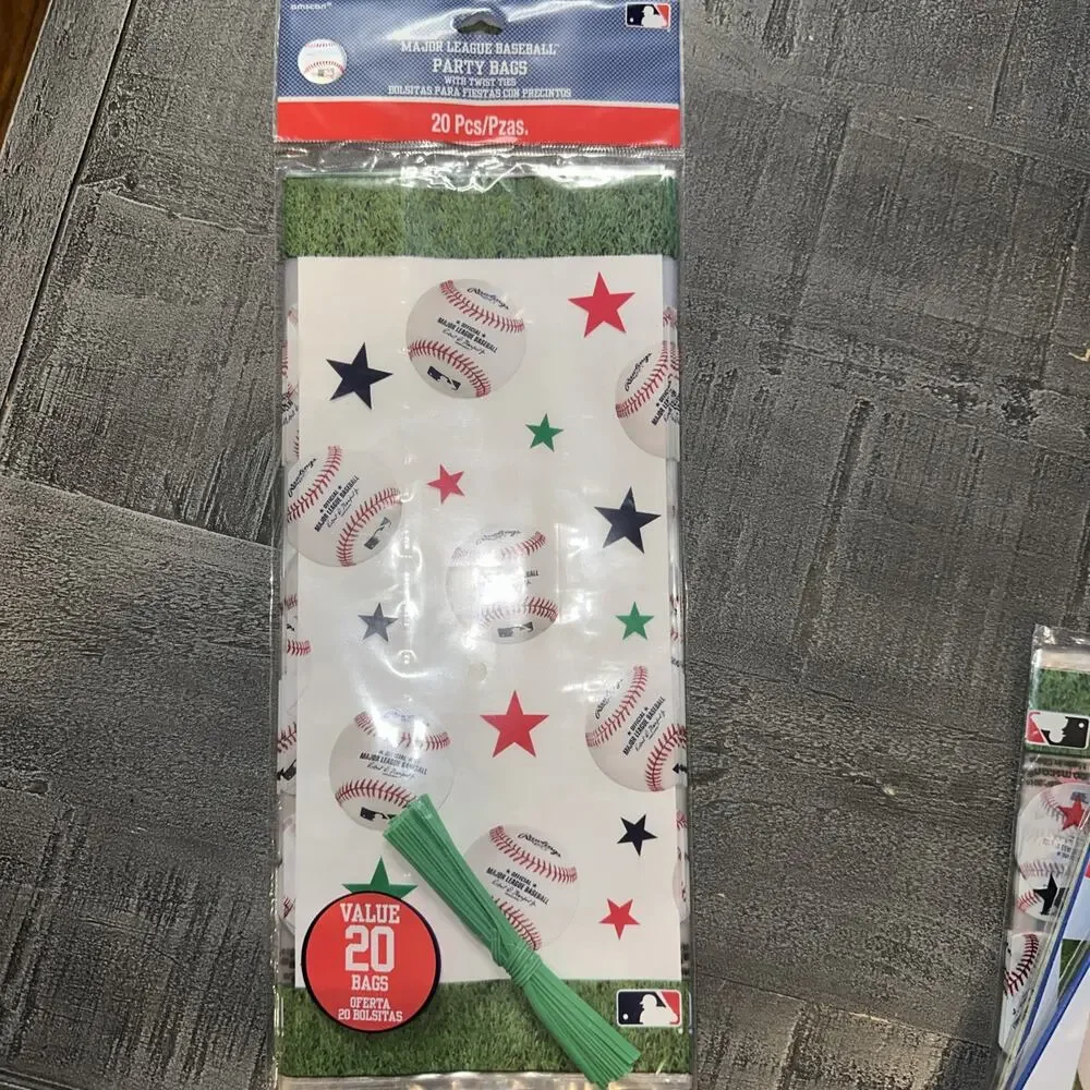 Major League Baseball Cello Party Bags & Green Twist Ties - 11.5